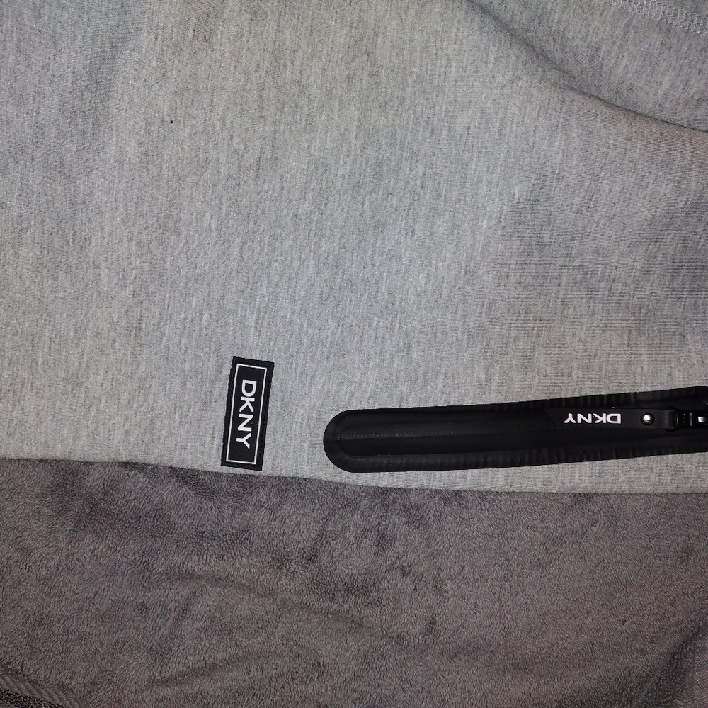 Mens DKNY Sweat shorts xl zippered pockets, like new. Only worn a few times.
